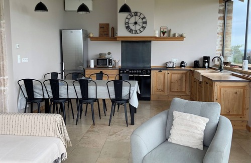 Anse Cottage | Charming gîte for 6 people, panoramic view, near Lyon and the Beaujolais region