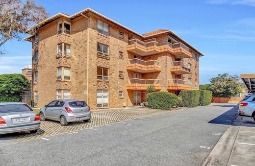 Glenelg North Apartment | Charming Glenelg Stay Walking Distance to Beach