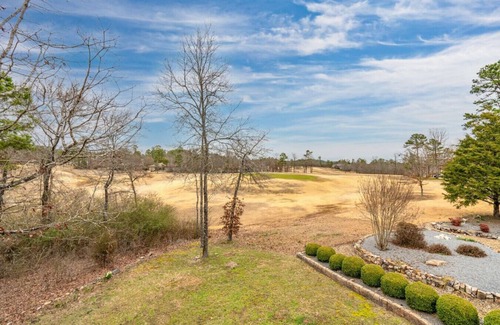 Hot Springs Village House | Charming Golf Course Retreat