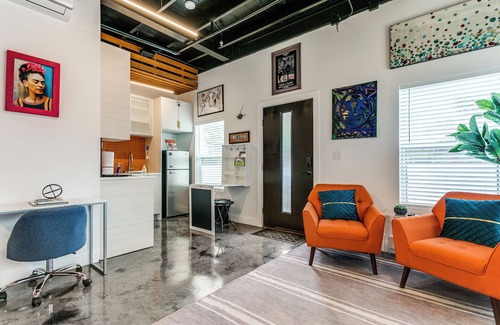 Nevada Street Apartment | Charming ground-floor studio apartment in San Antonio - independent entrance