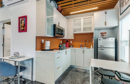 Nevada Street Apartment | Charming ground-floor studio apartment in San Antonio - independent entrance