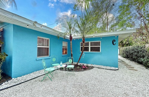 Ilexhurst Cottage | Charming Ground Level Resort Style 3 unit Condo - unit C