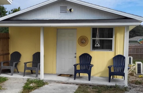 Cocoa House | Charming guess house close to the beaches and port