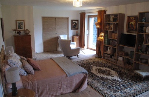 Saint-Berain Bed & Breakfast | Charming guest house with gym and homemade meals