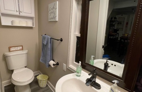 Independence House | Charming Guest House, Quiet neighborhood, Fenced in yard!