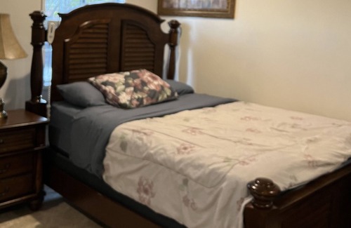 North Hills West Apartment | Charming guest house with private entry and pool view Sleeps 2. Near CSUN