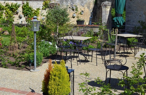 Falaise Bed & Breakfast | Charming guest house in Falaise. Relay of the 17th century. Falaise Center