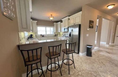 Sandy Springs House | Charming guest house in the Atlanta Metro/Sandy Springs area near Truist Park.