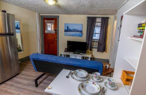 Bloomfield Apartment | Charming Guest House - Pittsburgh's Little Italy