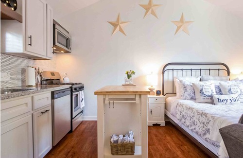 Hancock House | Charming guesthouse with full kitchen, private entrance & fenced patio