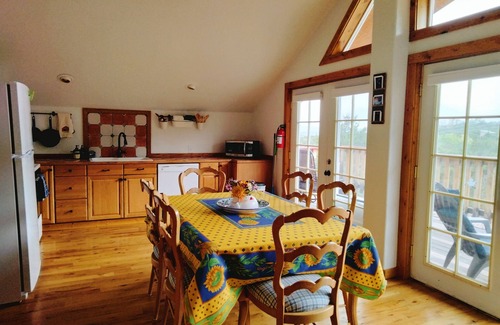 Paonia House | Charming guesthouse with panoramic views!