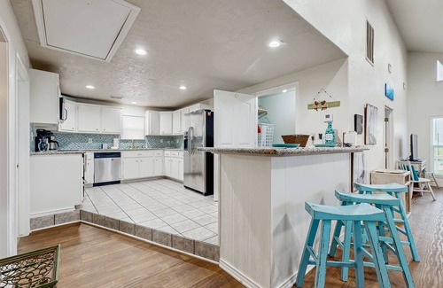 Port Bolivar House | Charming | Gulf Views | Large Deck | Dog Friendly
