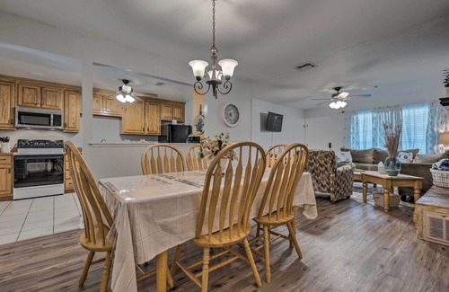Gulfport House | Charming Gulfport Escape: Half-Mile to Beach!