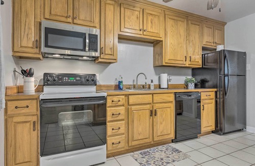 Gulfport House | Charming Gulfport Escape: Half-Mile to Beach!