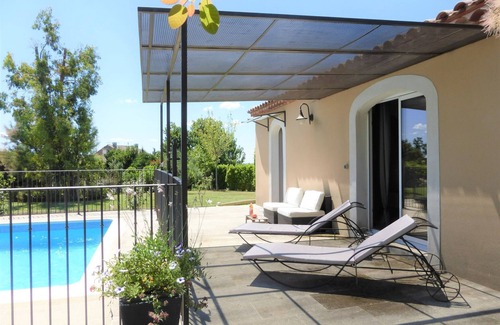 L'Isle-sur-la-Sorgue House | Charming Holiday Villa with Pool