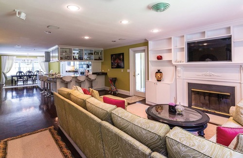 Springs House | Charming Hamptons Retreat with Pool
