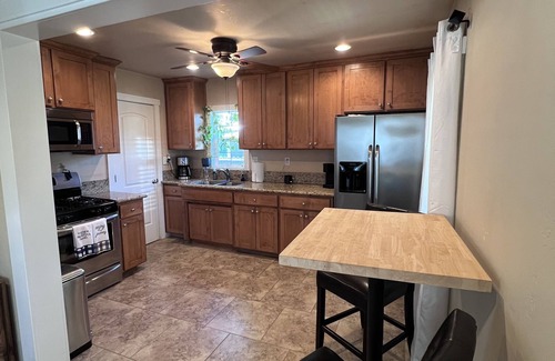 Visalia Apartment | Charming hide away off the freeway