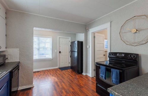 West Plaza House | Charming Hideaway in Westport 15