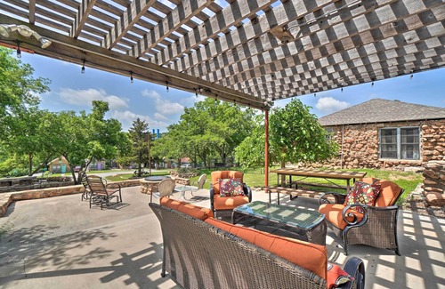 Medicine Park Cottage | Charming Hilltop Cottage in Medicine Park!