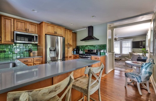 Historic District House | Charming historical 2-bedroom house in gorgeous New Smyrna Beach - pet friendly