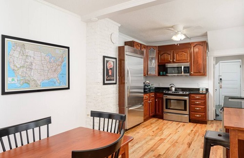 Dayton House | Charming Historic Cottage in Dayton Tennessee