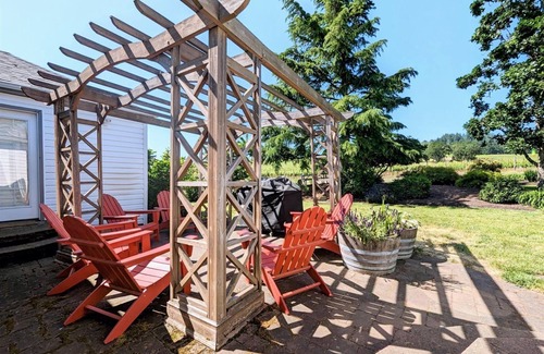 Dayton Cottage | Charming Historic Cottage on Vineyard