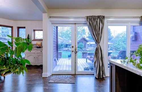 Littleton House | Charming Historic Home with Stunning Gardens