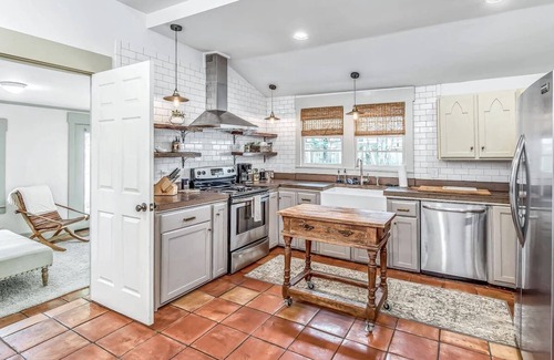 12 South House | Charming Historic Home/Walk to 12 South