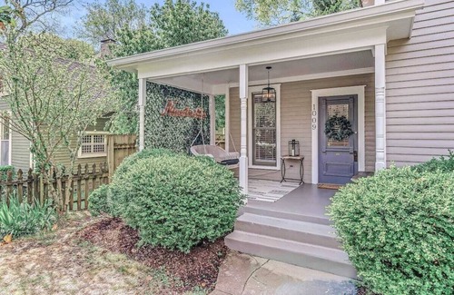 12 South House | Charming Historic Home/Walk to 12 South
