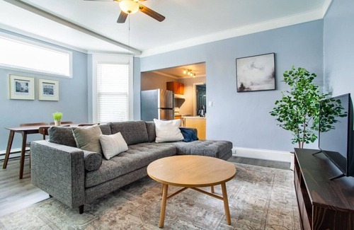 Knoxville Apartment | Charming Historic Retreat - 5 Mins from Downtown