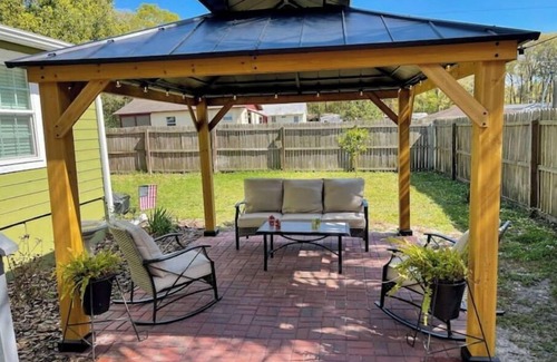 High Springs Cottage | Charming, historic cottage walking distance to downtown High Springs