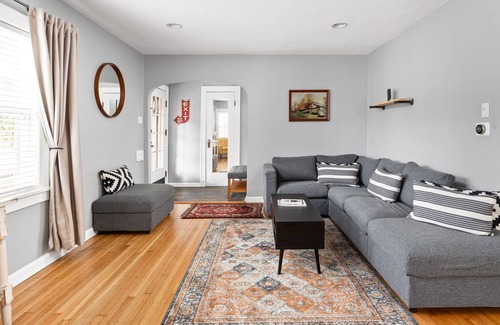 Indianapolis House | Charming Historic Fully Updated Home- Sleeps 12-13. Pet friendly!