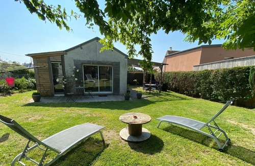 Donville-les-Bains House | Charming holiday home in a quiet location, near the coast, 2 bicycles
