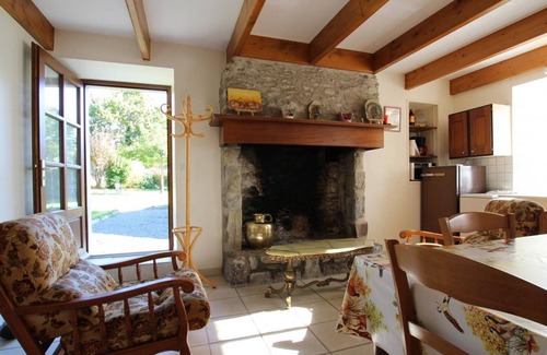 Annoville Cottage | Charming holiday home in Annoville, near beaches