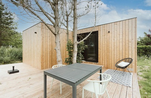 Ouddorp Ski Chalet | Charming holiday home for two