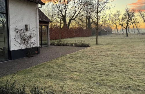 Vivenkapelle Villa | Charming holiday home with indoor swimming pool and garden ideal for families