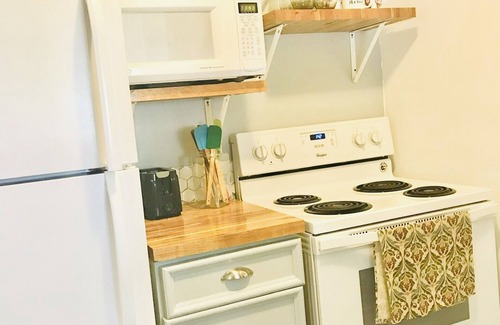 St. Nicholas House | Charming Home! 2 king beds, very peaceful and safe!