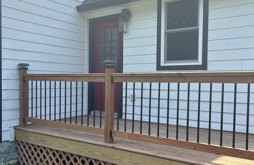 Lake Geneva House | Charming Home - 4 blocks from Downtown Lake Geneva – 3 En-Suite Bedrooms