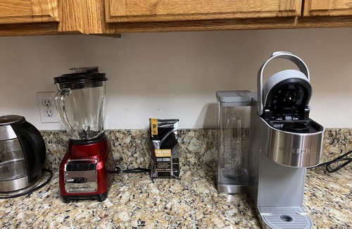 Greenacres House | Charming Home. 5 bedrooms .2 restrooms .2 Living rooms with 10 beds for 16 guest