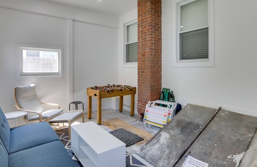 West Haven House | Charming Home ~ 6 Mi to Downtown New Haven!