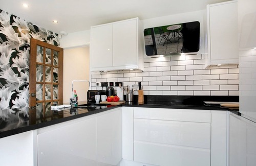 Bramcote House | Charming Home - Free Parking - Private Garden| Pass the Keys