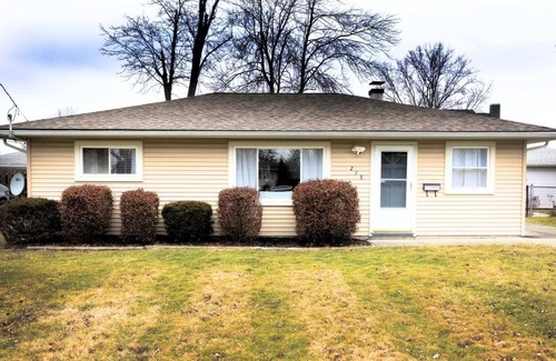 Berea House | Charming Home in Berea | Private Garage| Smart TV