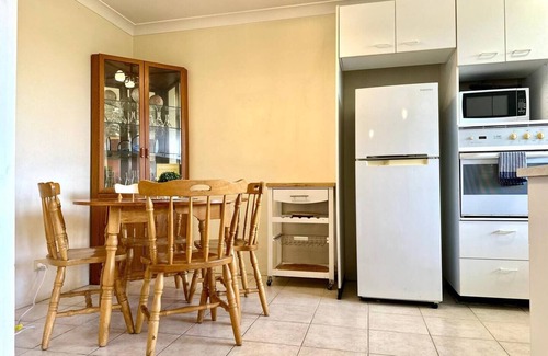 Canterbury Apartment | Charming Home in Canterbury, Racecourse View & Tennis Court