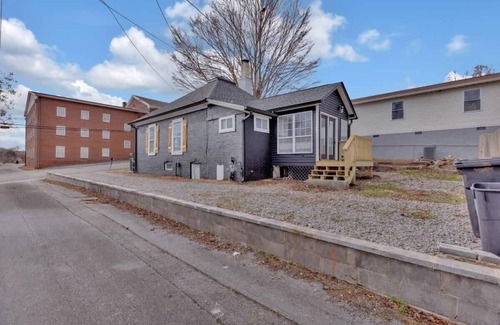 Lenoir City House | Charming Home in Lenoir City
