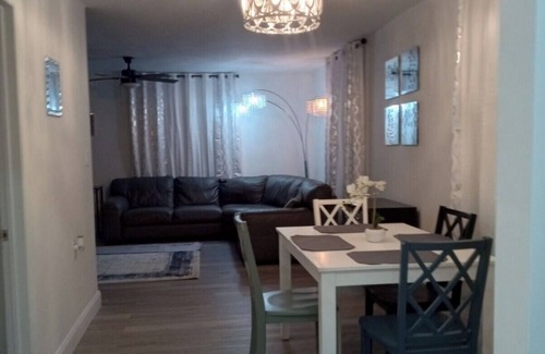 North Miami House | Charming home in North Miami close to many wonderful restaurants and shops.