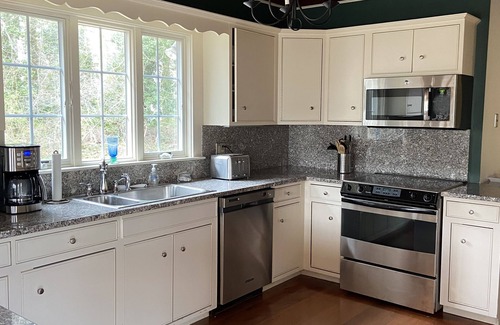 Osterville House | Charming home in Osterville close to beach! Includes beach pass
