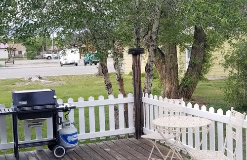 Pinedale Apartment | Charming Home in the Heart of Downtown Pinedale