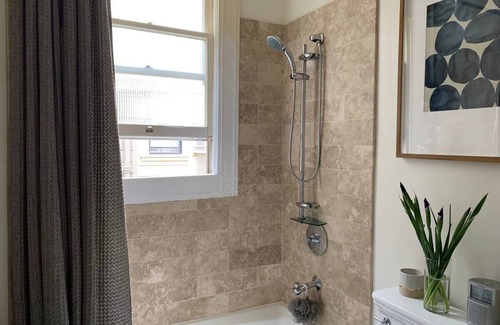 Pacific Heights Condo | Charming Home in Pacific Heights