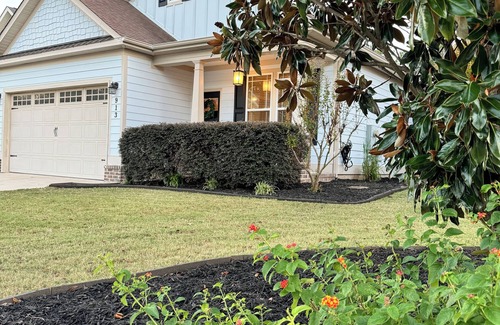 Riverwood Plantation House | Charming Home - Near Champions Retreat