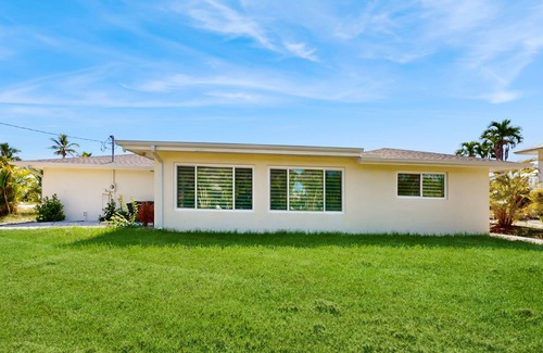 Bokeelia House | Charming home near the ocean with gas grill, AC & Wifi